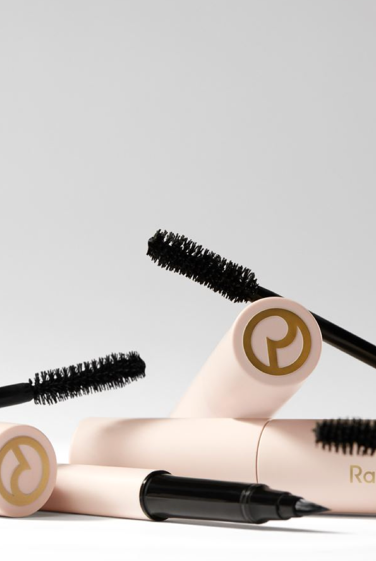 Perfect Strokes Universal Volumizing Mascara | All in One